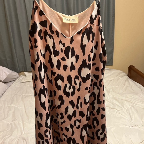 ❌❌DONATED: Cheetah print dress - Picture 1 of 1